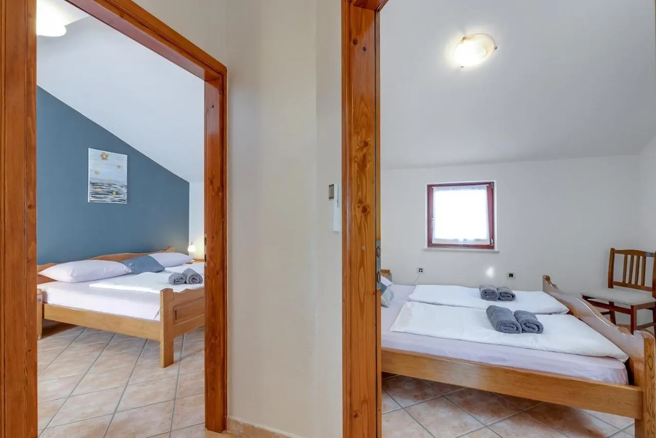 Apartment Nini With Balcony Dracevac Croatia